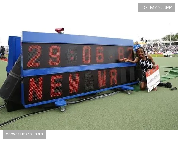 切罗蒂奇力压群芳摘得女子3000米障碍金牌 打破赛会纪录再创历史辉煌